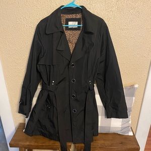EUC LIKE NEW Raincoat with removable belt - 2X